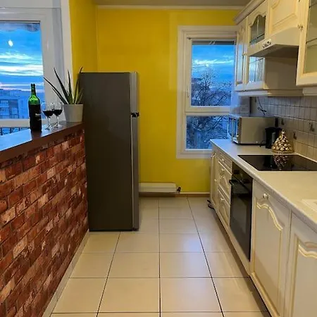 Comfy, Cosy, And Spacious Near Paris アパート